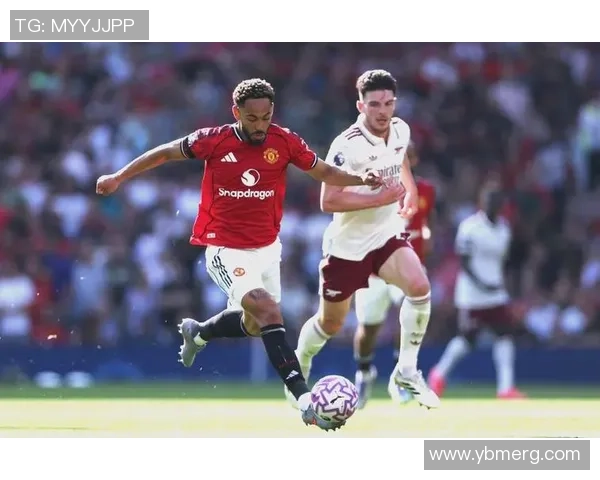 欧冠激战：里昂与阿森纳战成平局争议判罚引发全场热议